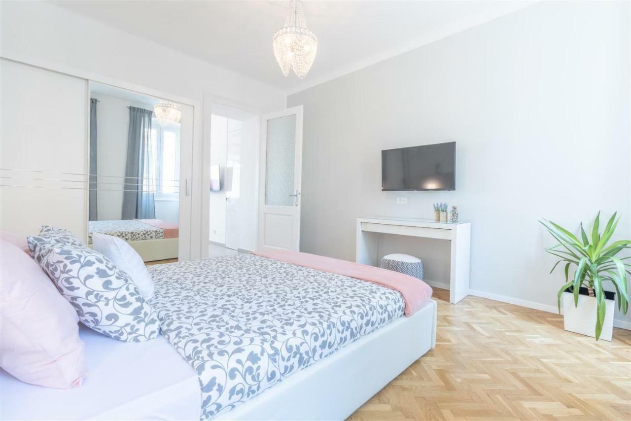 Apartment Alba Rijeka Bagian luar foto